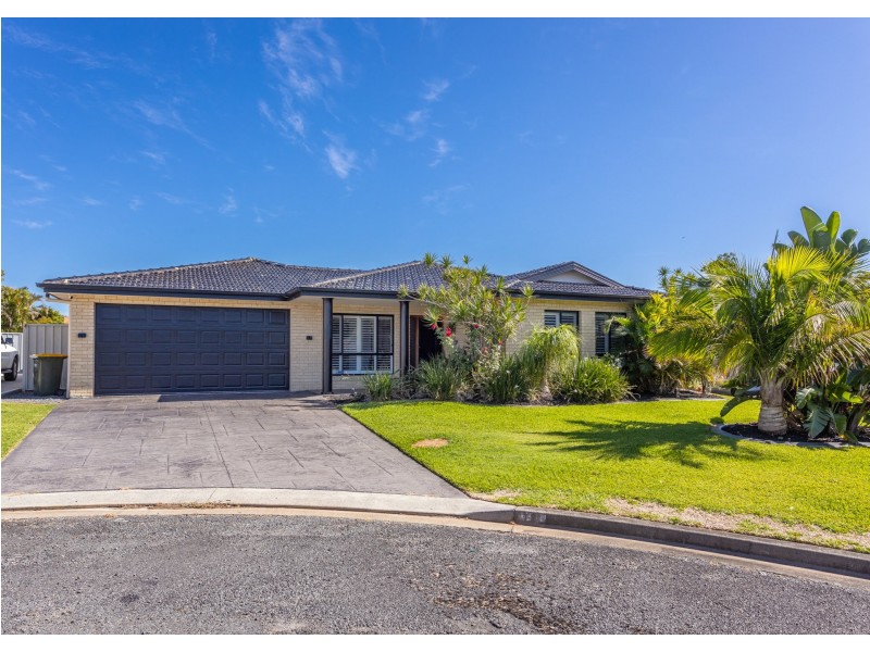 12 Ivy Crescent, Old Bar NSW 2430