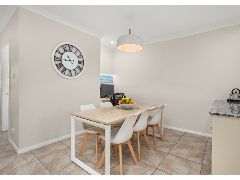 12 Ivy Crescent, Old Bar NSW 2430