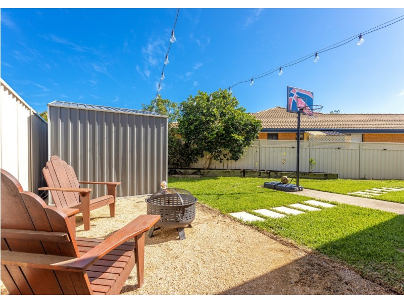 12 Ivy Crescent, Old Bar NSW 2430
