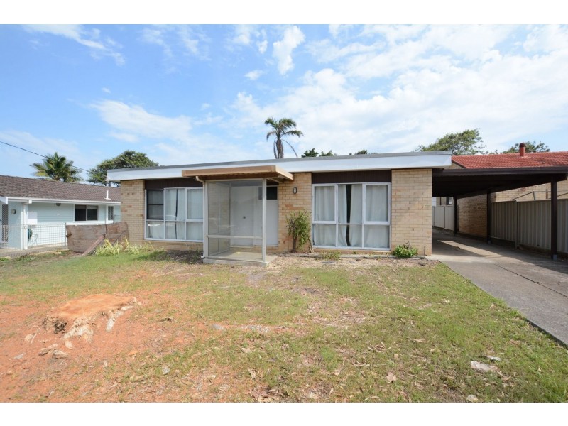 8 Old Bar Road, Old Bar NSW 2430