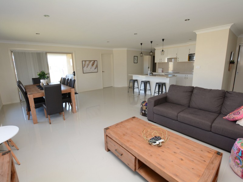 84 Forest Lane, Old Bar NSW 2430