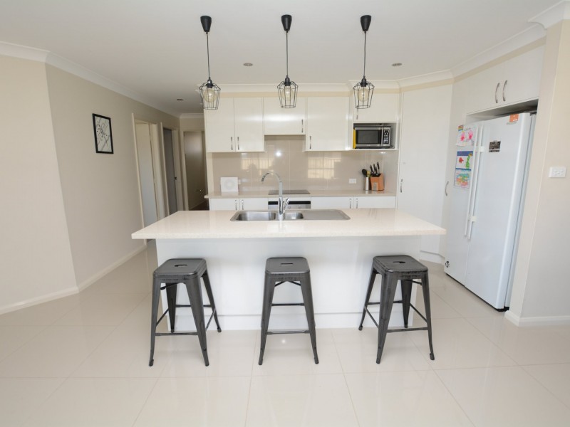 84 Forest Lane, Old Bar NSW 2430