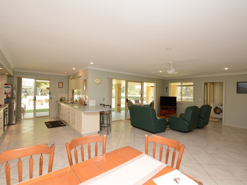6 Windamere Place, Old Bar NSW 2430