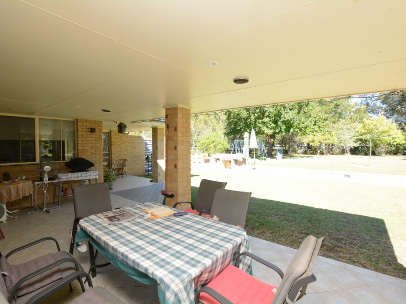 6 Windamere Place, Old Bar NSW 2430