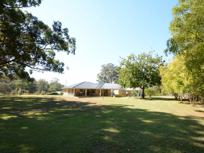 6 Windamere Place, Old Bar NSW 2430