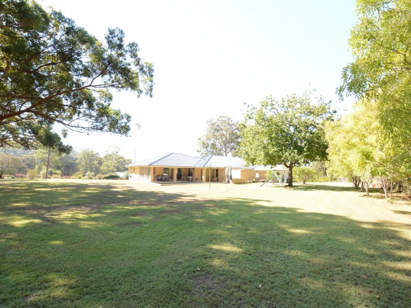 6 Windamere Place, Old Bar NSW 2430
