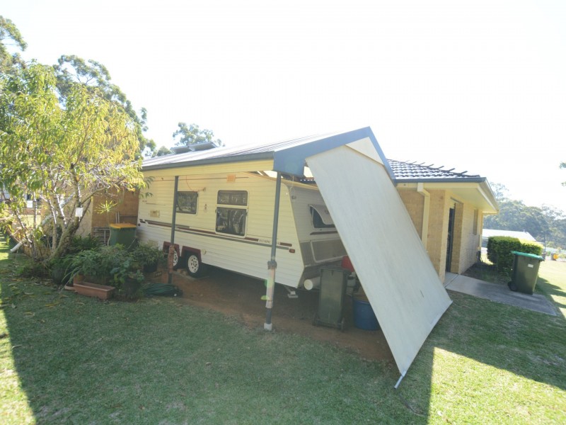 6 Windamere Place, Old Bar NSW 2430