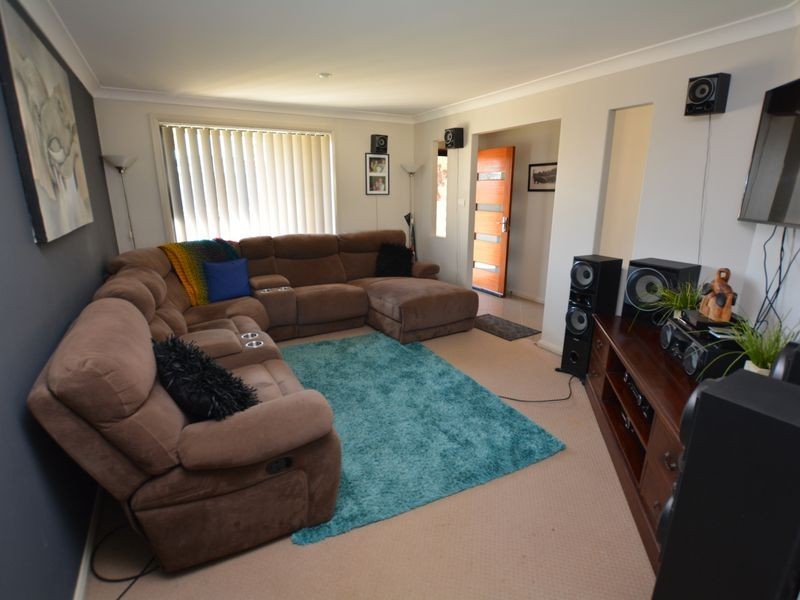 10 Yellowfin Ave, Old Bar NSW 2430