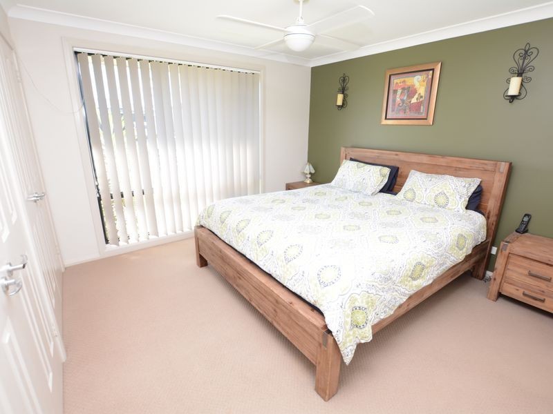10 Yellowfin Ave, Old Bar NSW 2430