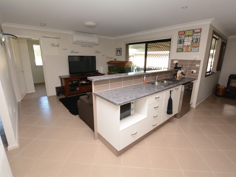 10 Yellowfin Ave, Old Bar NSW 2430