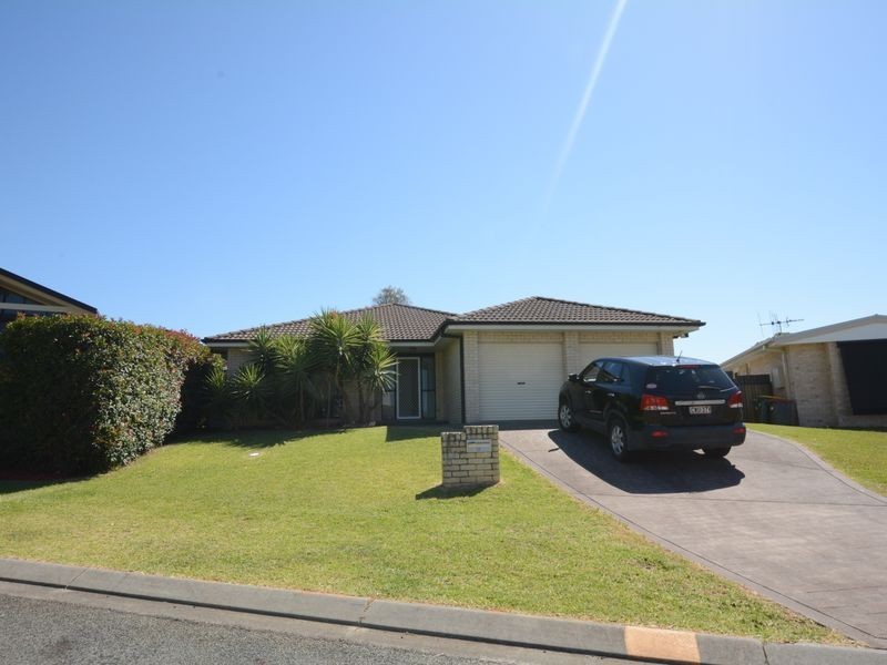 32 Mistral Place, Old Bar NSW 2430