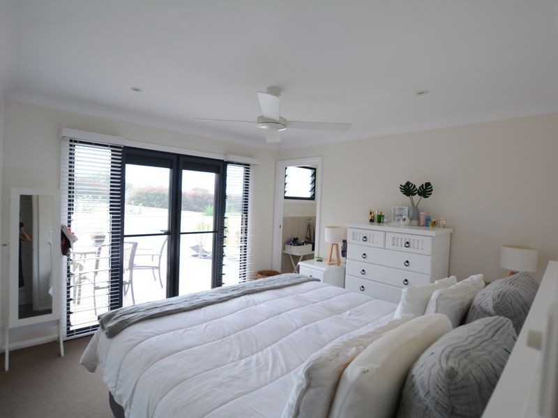 16a Mistral Place, Old Bar NSW 2430