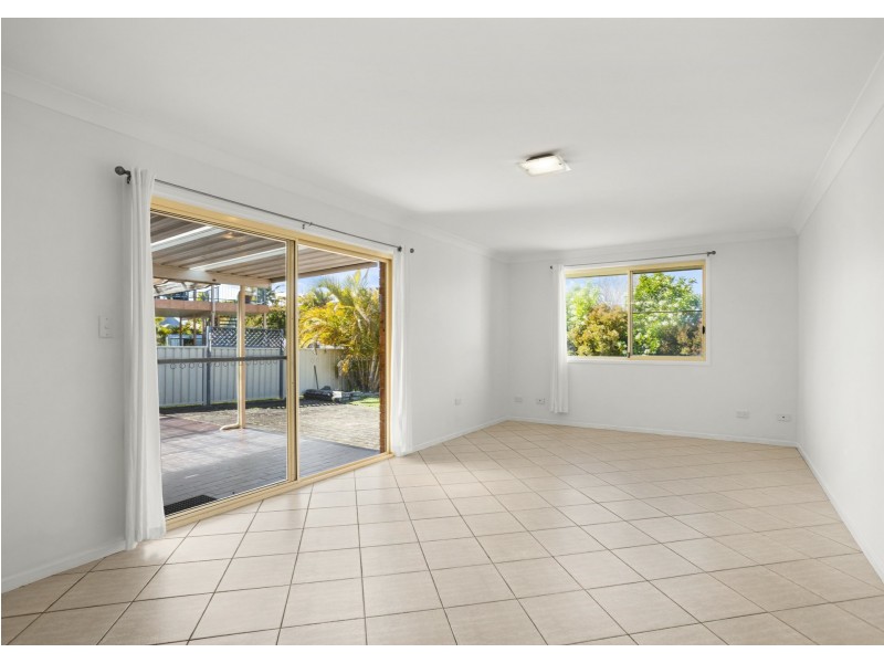 20 Beach Street, Wallabi Point NSW 2430