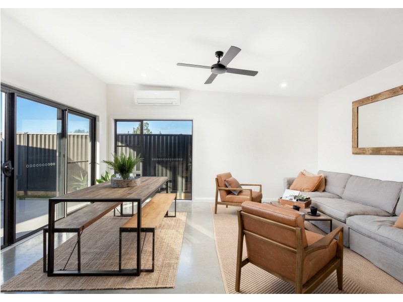 2/8 Tropicbird Crescent, Old Bar NSW 2430