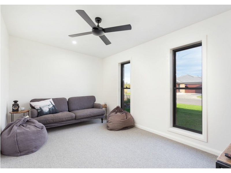2/8 Tropicbird Crescent, Old Bar NSW 2430