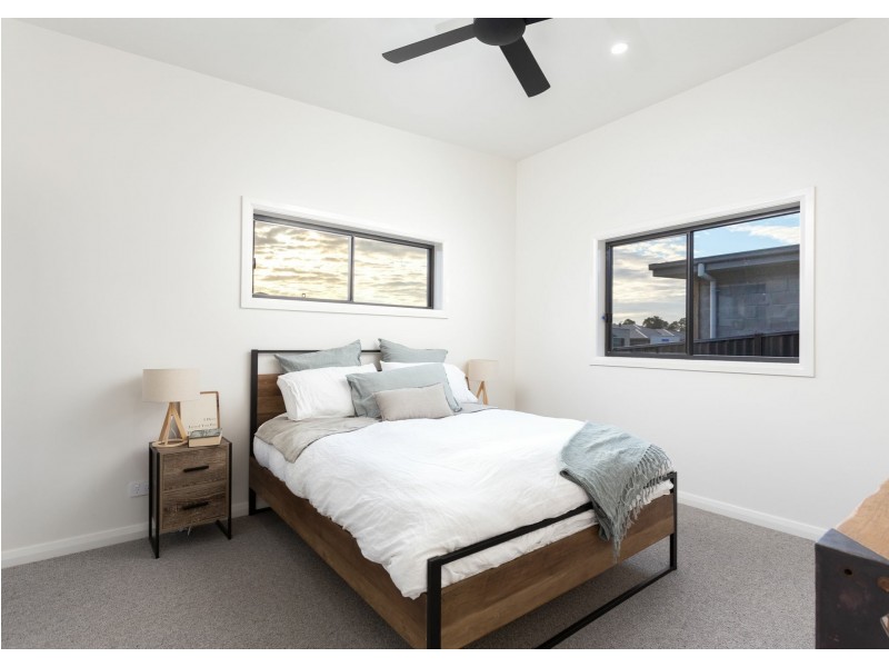 2/8 Tropicbird Crescent, Old Bar NSW 2430