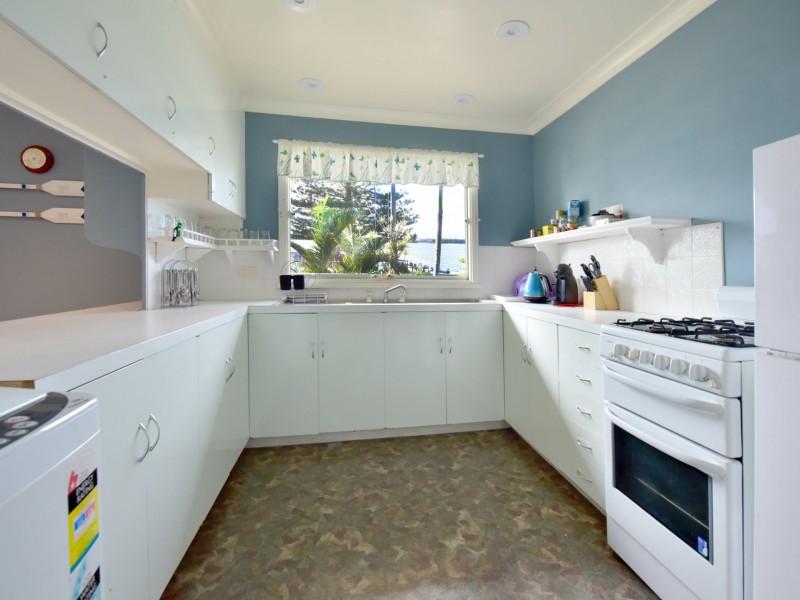 11/89-91 Main Street, Manning Point NSW 2430