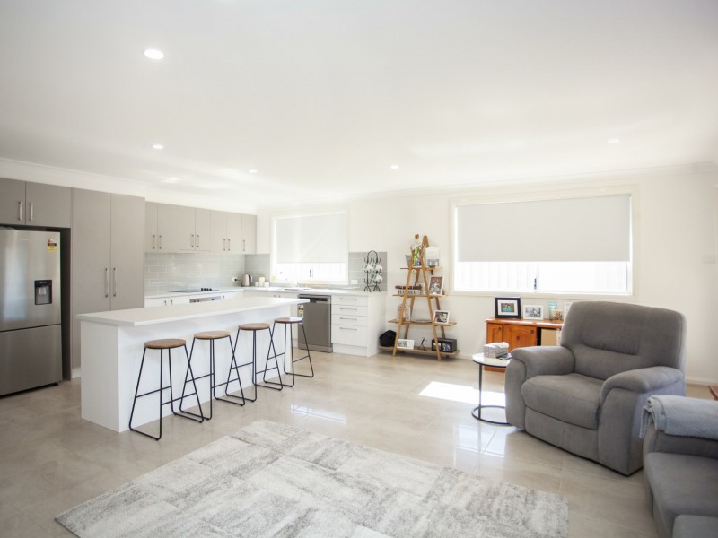 60 Albatross Way, Old Bar NSW 2430