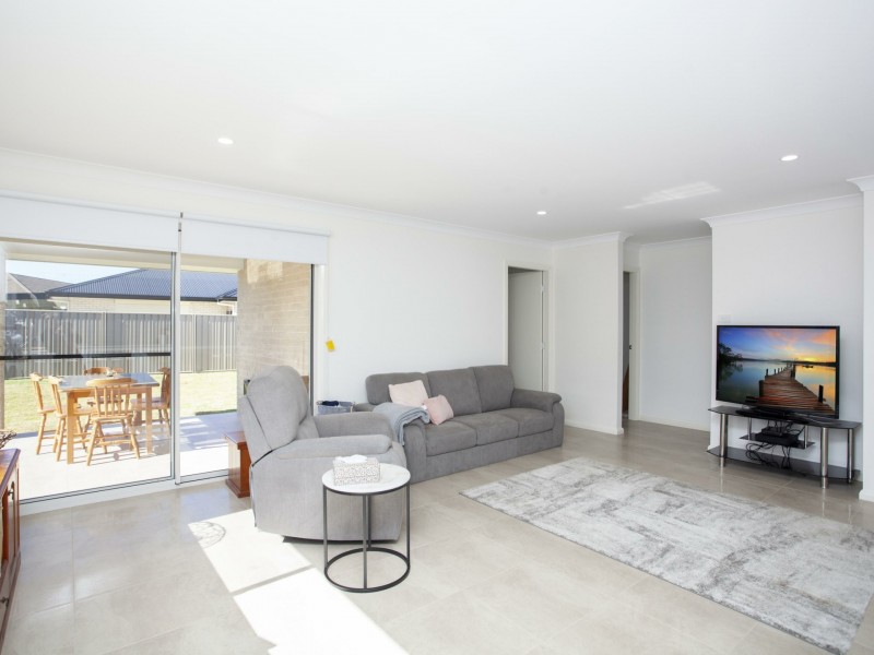 60 Albatross Way, Old Bar NSW 2430