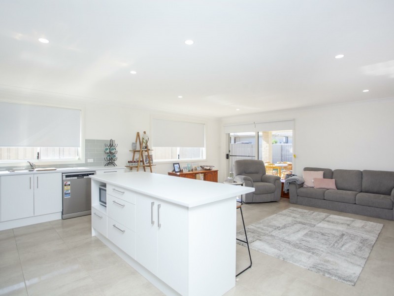 60 Albatross Way, Old Bar NSW 2430