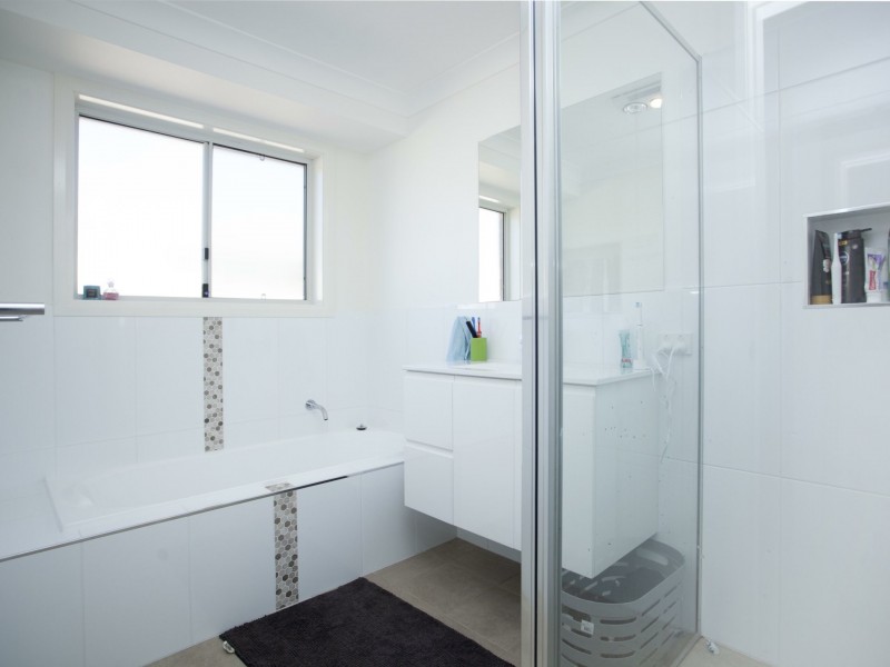 60 Albatross Way, Old Bar NSW 2430