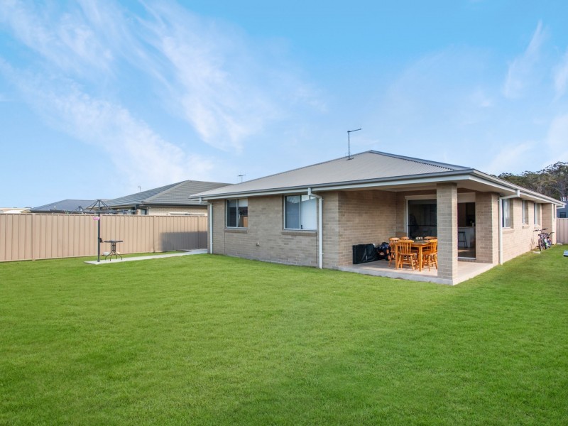 60 Albatross Way, Old Bar NSW 2430
