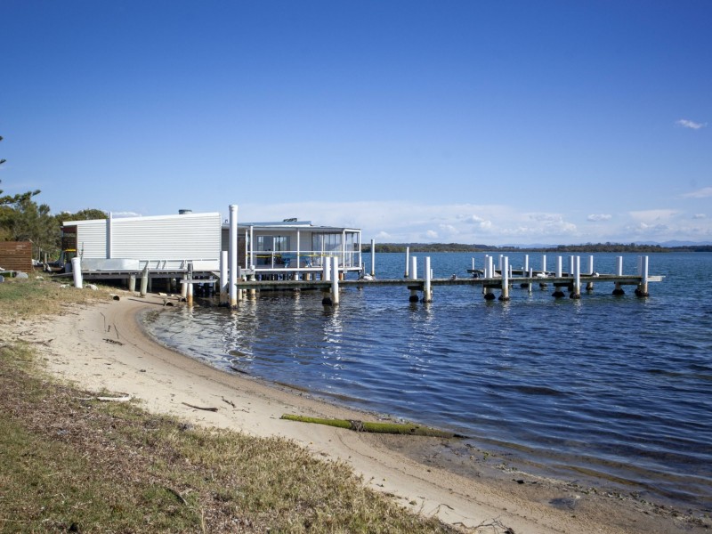 93 Main Street, Manning Point NSW 2430