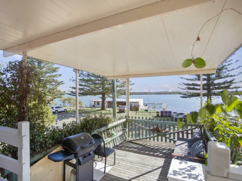 93 Main Street, Manning Point NSW 2430
