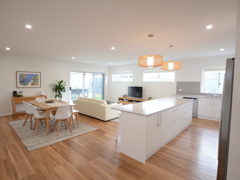 1 Avenna Court, Wallabi Point NSW 2430