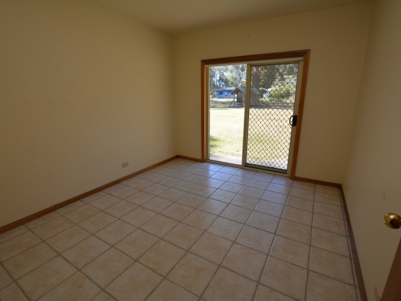 962 Old Bar Road, Old Bar NSW 2430