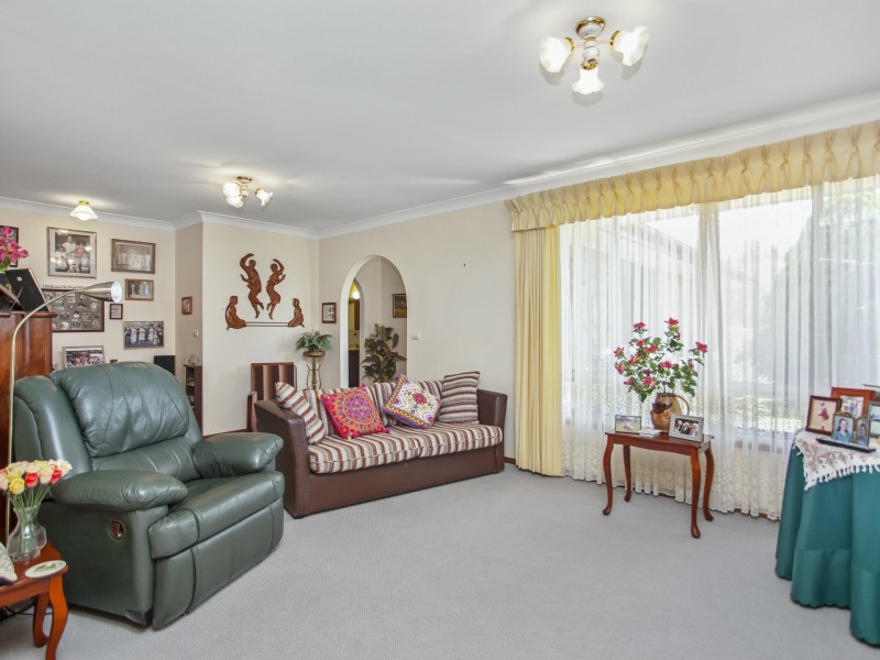30 Joel Drive, Old Bar NSW 2430