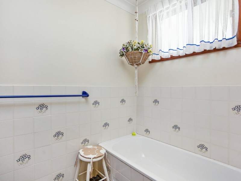 30 Joel Drive, Old Bar NSW 2430