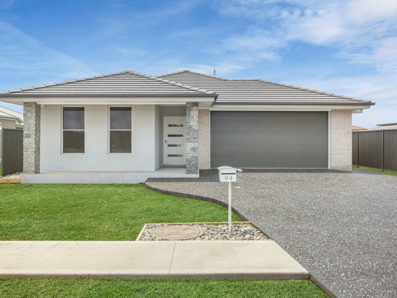94 Albatross Way, Old Bar NSW 2430