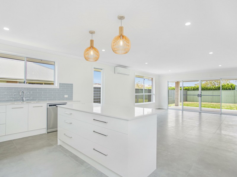 94 Albatross Way, Old Bar NSW 2430