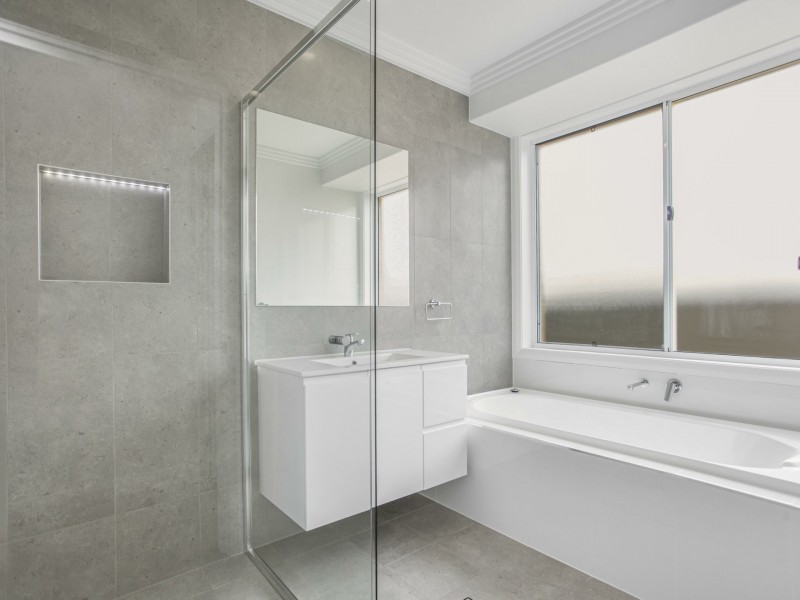 94 Albatross Way, Old Bar NSW 2430