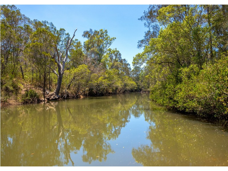 49 Manning Point Road, Old Bar NSW 2430