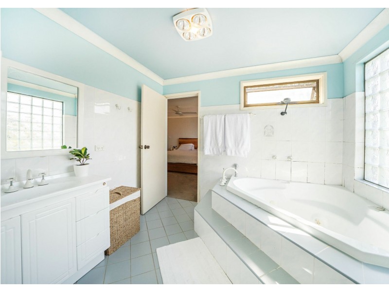 3 Kentia Close, Taree NSW 2430