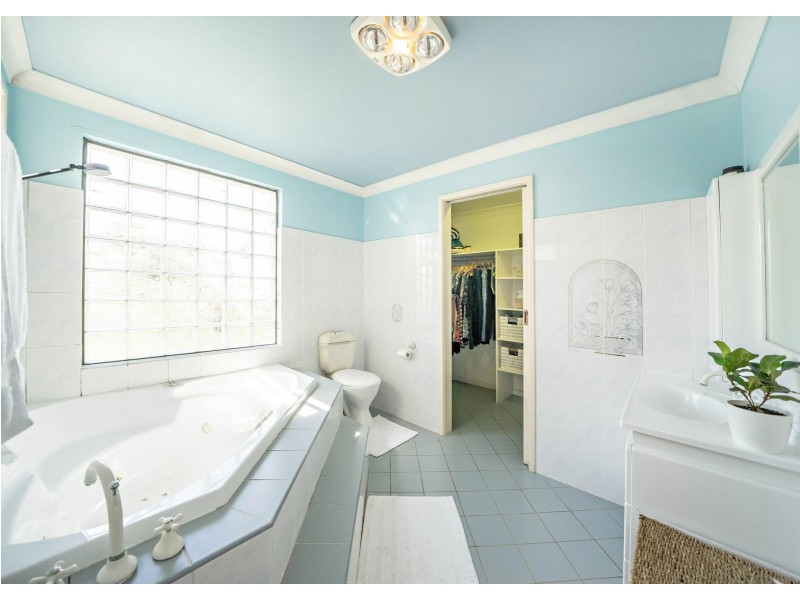 3 Kentia Close, Taree NSW 2430