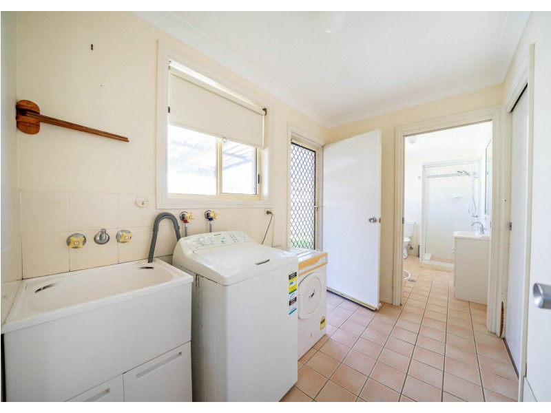 2/70 Old Bar Road, Old Bar NSW 2430