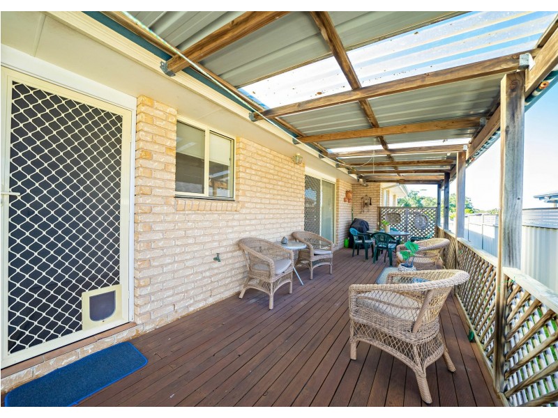2/70 Old Bar Road, Old Bar NSW 2430