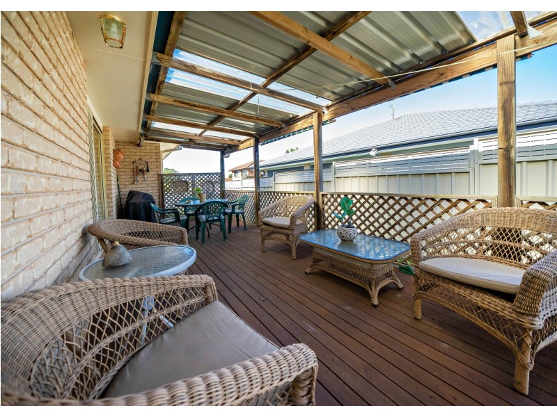 2/70 Old Bar Road, Old Bar NSW 2430