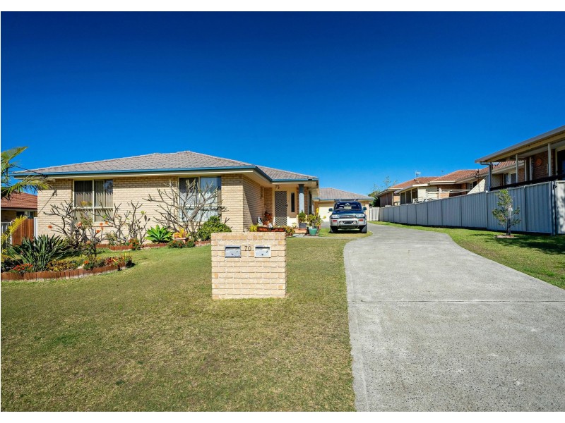 2/70 Old Bar Road, Old Bar NSW 2430