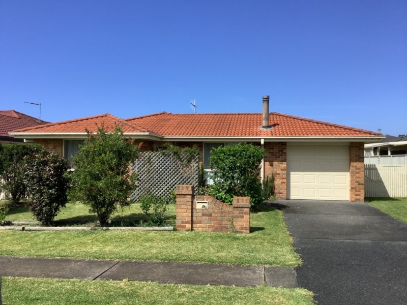 18 Albatross Way, Old Bar NSW 2430