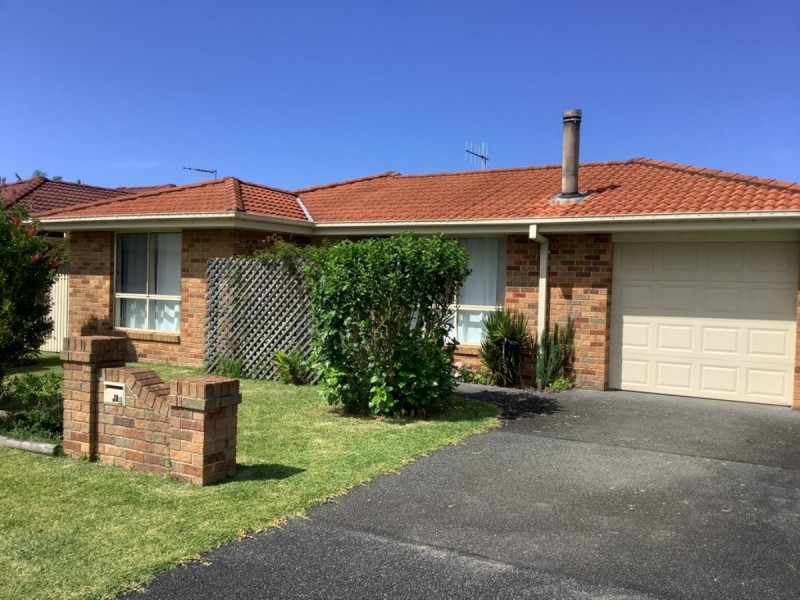18 Albatross Way, Old Bar NSW 2430