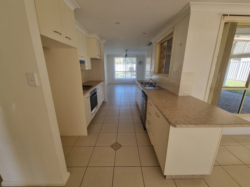 18 Albatross Way, Old Bar NSW 2430