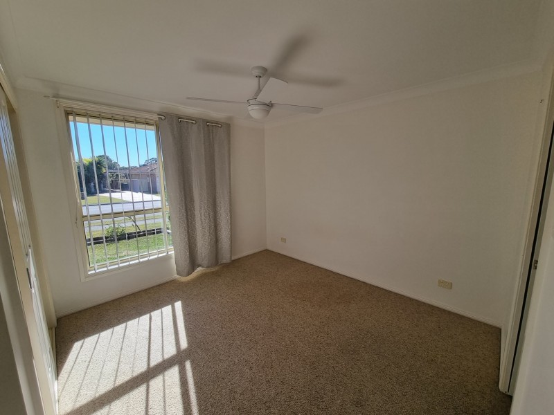 18 Albatross Way, Old Bar NSW 2430