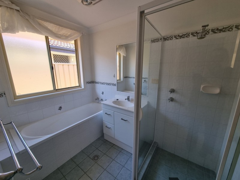 18 Albatross Way, Old Bar NSW 2430