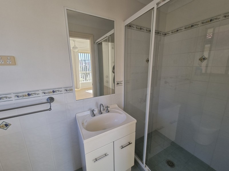 18 Albatross Way, Old Bar NSW 2430