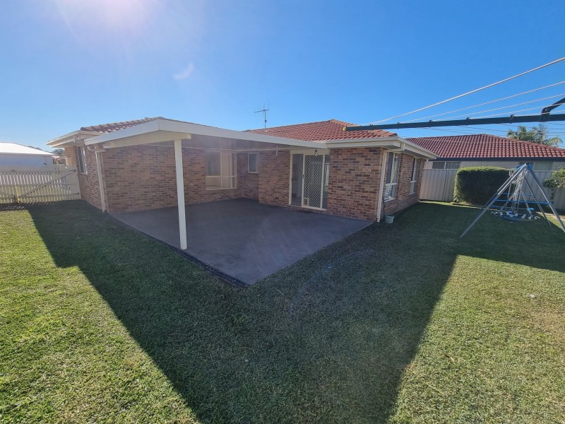 18 Albatross Way, Old Bar NSW 2430