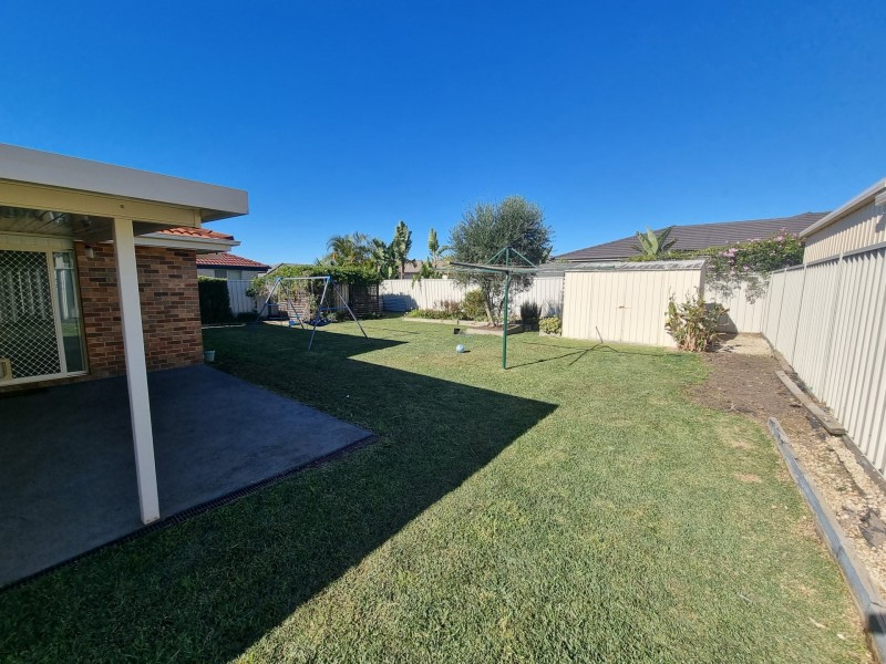 18 Albatross Way, Old Bar NSW 2430